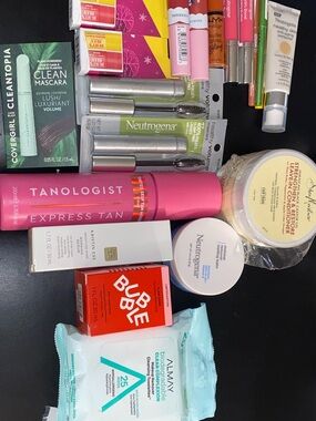 TANLOGIST Express Tan Self-Tanner Spray - Bright Pink Bottle